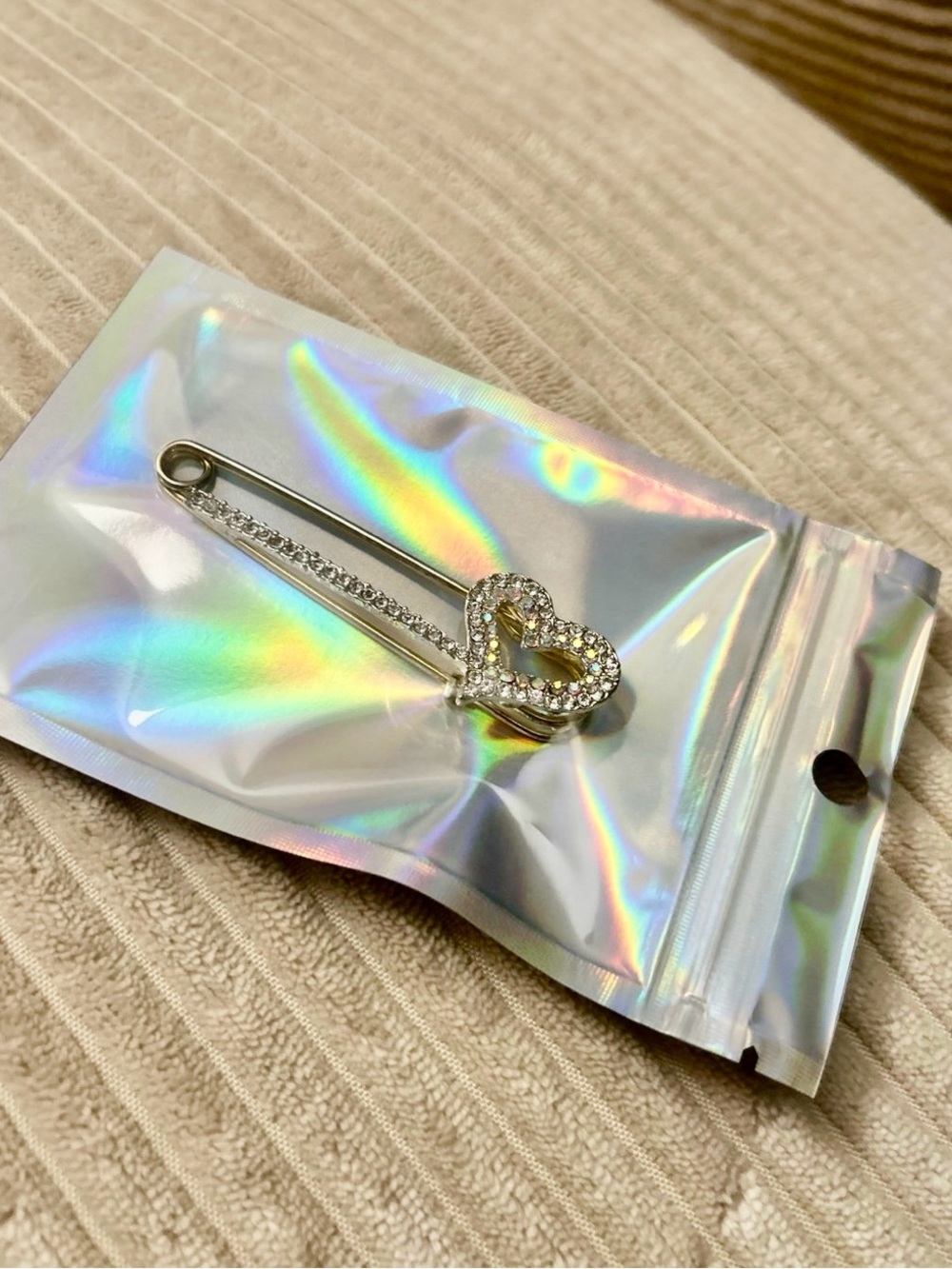 paparazzi Silver Crystal Heart Safety Pin Brooch - Picture 4 of 4